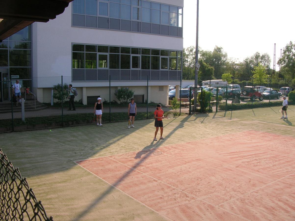 Sport Und Tagungshotel Kenzingen Luaran gambar
